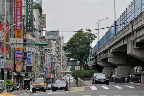 高架橋旁的房子|我家住在高架橋旁 好近、好吵、好難繞 